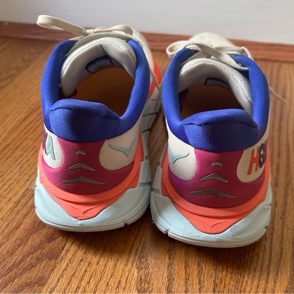 Hoka one one Arahi shoes EUC size 9! - Picture 2 of 7